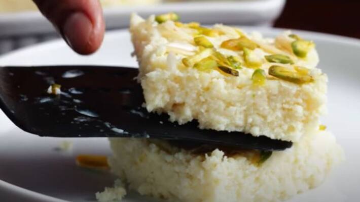 In Durga Puja make Bengali Traditional juicy sweet Kalakand Sandesh at home BDD In Durga Puja make Bengali Traditional juicy sweet Kalakand Sandesh at home BDD