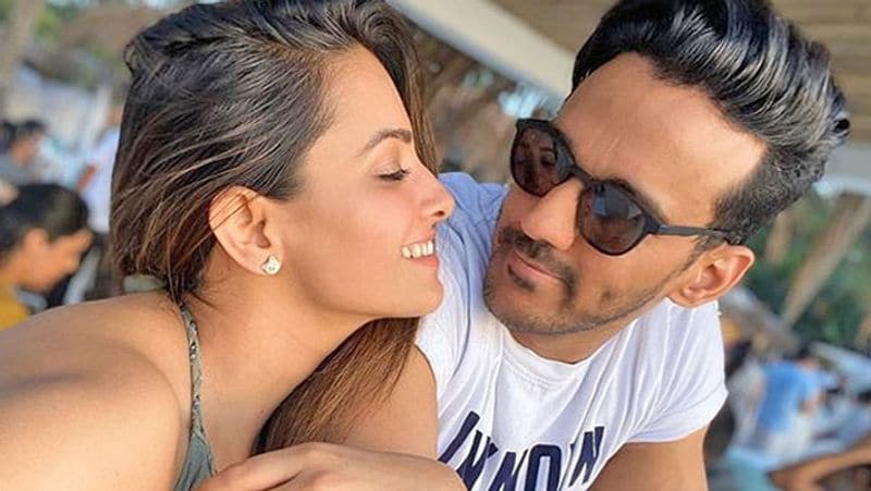 बता दें कि अनीता 39 साल की हैं। उन्होंने अब तक कई टीवी सीरियल्स में काम किया है और अपनी अलग पहचान बनाई है। अनीता ‘कभी सौतन कभी सहेली’, ‘ये हैं मोहब्बतें’, ‘नागिन 3’, 'काव्यांजलि', 'क्योंकि सास भी कभी बहू थी', 'कसम से', 'ये है मोहब्बतें' जैसी टीवी सीरियलों में काम कर चुकी हैं।