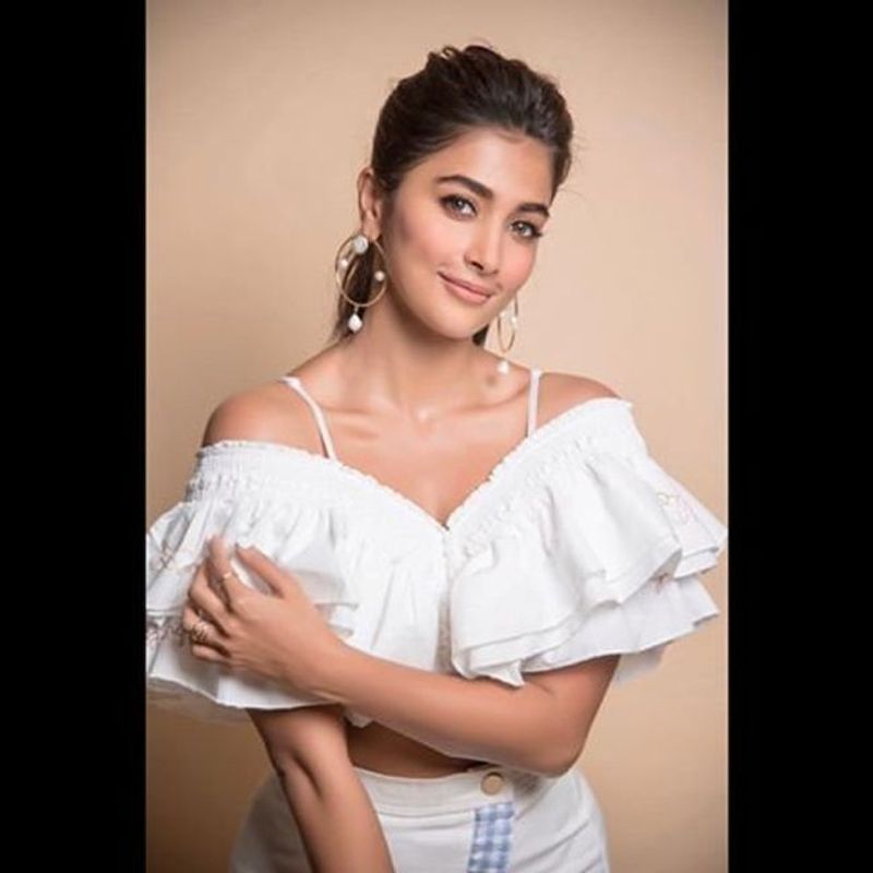 stunning beauty Pooja Hegde looks gorgeous