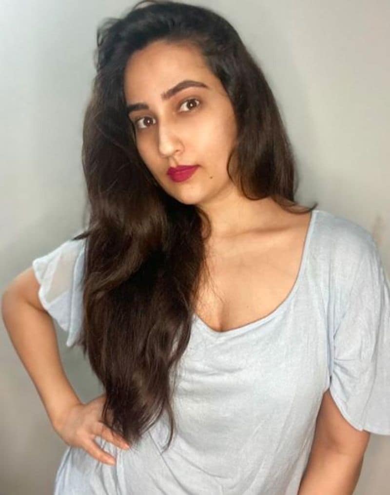 Hot Anchor Manjusha Pictures Go Viral Over The Internet