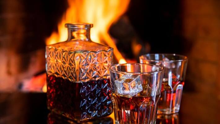 Drunk man sets 10 motorcycles on fire in Tamil Nadu, 1 dead ALB Drunk man sets 10 motorcycles on fire in Tamil Nadu, 1 dead ALB