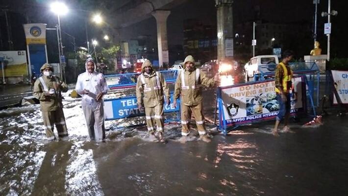 Heavy rains:Traffic diversions in Hyderabad lns Heavy rains:Traffic diversions in Hyderabad lns