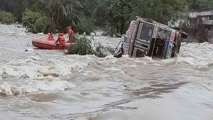 Heavy Rains in Telangana: three die in Nagarkurnool district Heavy Rains in Telangana: three die in Nagarkurnool district