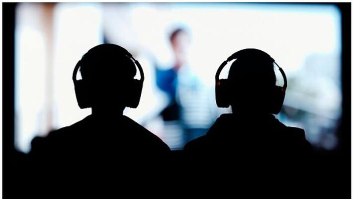 horrifying experience huge spider found in youths headset horrifying experience huge spider found in youths headset