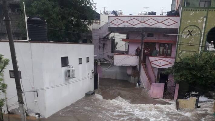 homeguard arjun rescued several people in Jaggampeta in East godavari district lns homeguard arjun rescued several people in Jaggampeta in East godavari district lns