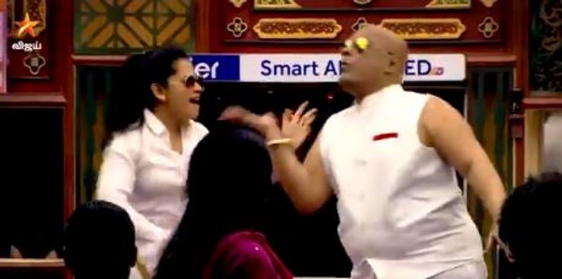 suresh chakravarthi rare family photo goes viral in social media