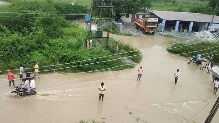 Falaknuma road over bridge develops trench, traffic partly closed lns Falaknuma road over bridge develops trench, traffic partly closed lns