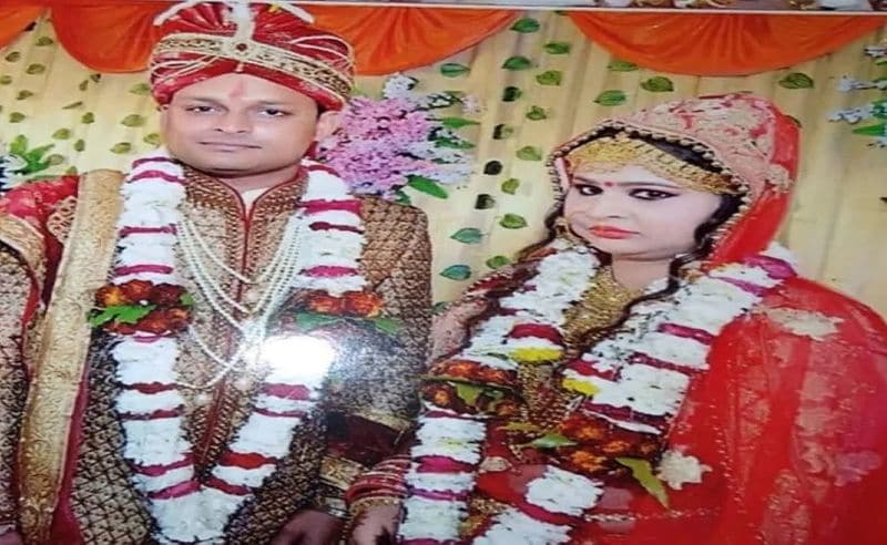 सीतामढी निवासी बलराम दास अयोध्या में साधु हैं। उनके बेटी अल्पना की शादी 19 फरवरी साल 2019 को मुजफ्फरपुर के नाजिरपुर निवासी प्रमोद ठाकुर के इंजीनियर बेटे गौरव ठाकुर से हुई थी।