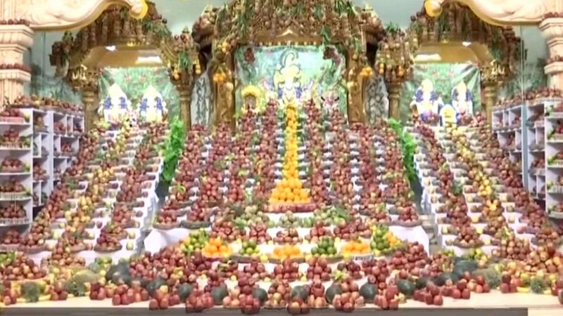 3000 kg apples displayed at Ahmedabad temple on reopening day distributed among COVID-19 patients dpl