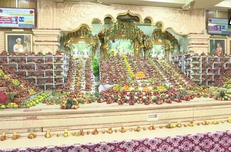 3000 kg apples displayed at Ahmedabad temple on reopening day distributed among COVID-19 patients dpl