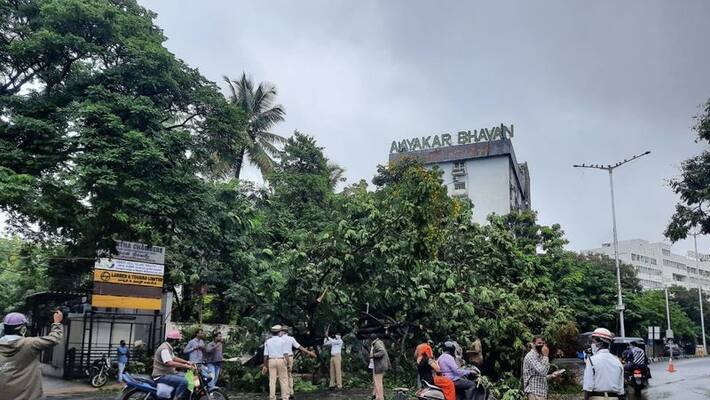Hyderabad rains: NH-44 at Gagan Pahad closed lns Hyderabad rains: NH-44 at Gagan Pahad closed lns