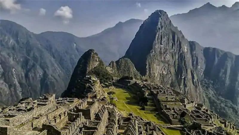 बता दें कि पेरू का पर्यटन स्थल नंवबर तक सैलानियों के लिए बंद ही रहेगा। उसके बाद भी सिर्फ 30 प्रतिशत लोग ही एक दिन में इस जगह पर आ सकेंगे, ताकि लोगों के बीच सोशल डिस्टेंसिंग बरकरार रहें।