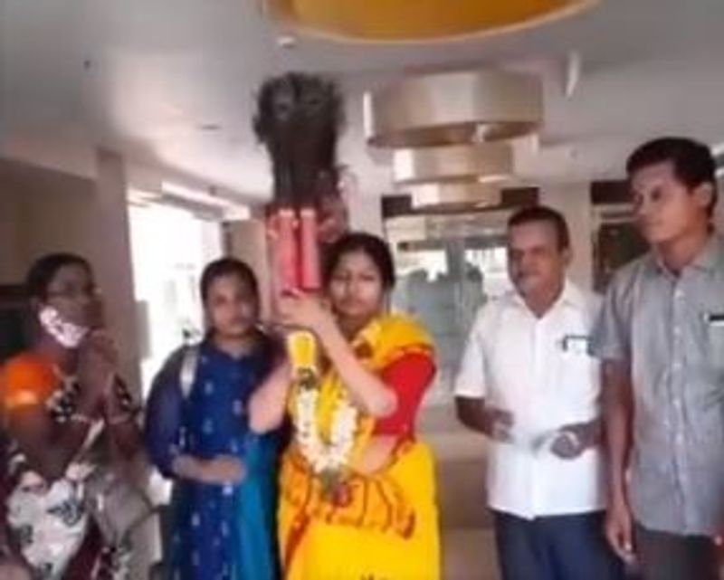 gayatri rahuram worship lord pazhani murugan