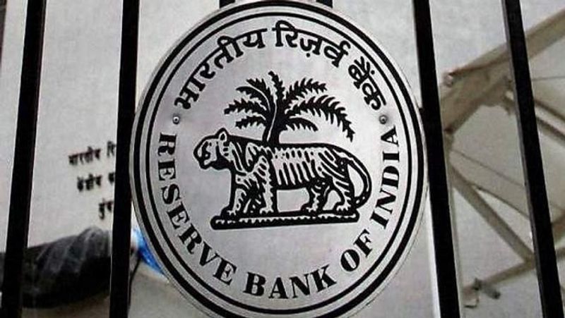 लोन रिस्ट्रक्चरिंग प्लान के योग्य हैं या नहीं
अगर आप यह पता लगाना चाहते हैं कि आप लोन रिस्ट्रक्चरिंग प्लान के योग्य हैं या नहीं, तो इसके लिए आपको अपने रिकैलकुलेटेड ईएमआई EMI) अमाउंट, लोन रिपेमेंट पीरियड और संभावित इंटरेस्ट के बारे में जानकारी होनी चाहिए।
(फाइल फोटो)