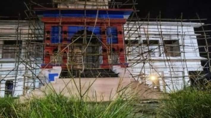 Kolkata s Santosh Mitra Square puja committee to restrict visitors during Durga puja-dbr Kolkata s Santosh Mitra Square puja committee to restrict visitors during Durga puja-dbr