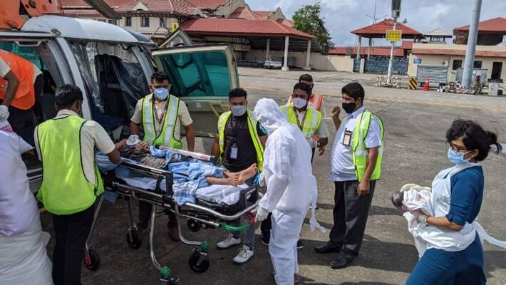 pregnant woman gave birth during helicopter journey pregnant woman gave birth during helicopter journey