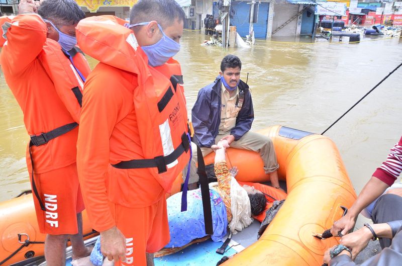 heavy rain in telangana 2020 photostory