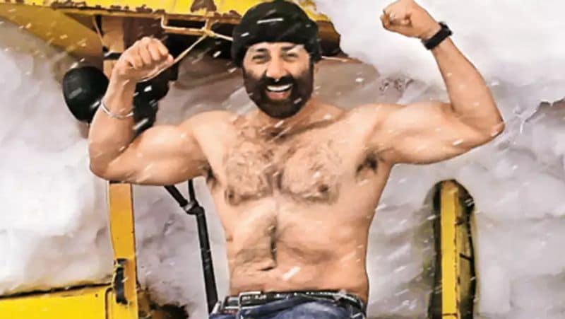 टेबल टेनिस और स्क्वैश के अलावा सनी जब भी कहीं बाहर शूटिंग करते हैं तो पहाड़ों पर ट्रैकिंग करना नहीं भूलते। उनका मानना है कि फिजिकली और मेंटली फिट रहने के लिए स्पोर्ट्स से बेहतर कुछ नहीं है। इसके अलावा वो रोज स्विमिंग करते हैं।
