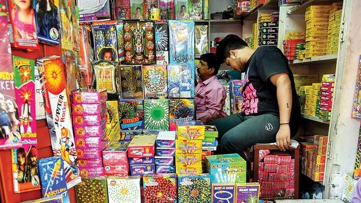 Karnataka Guidelines issued to firecracker sellers ahead of Deepavali -ymn Karnataka Guidelines issued to firecracker sellers ahead of Deepavali -ymn