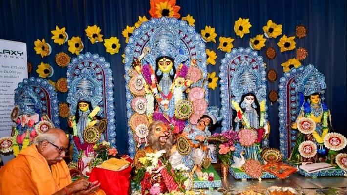This year the Durga puja of London will be held in Kolkata Actress Rituparna Sengupta greeted BDD This year the Durga puja of London will be held in Kolkata Actress Rituparna Sengupta greeted BDD