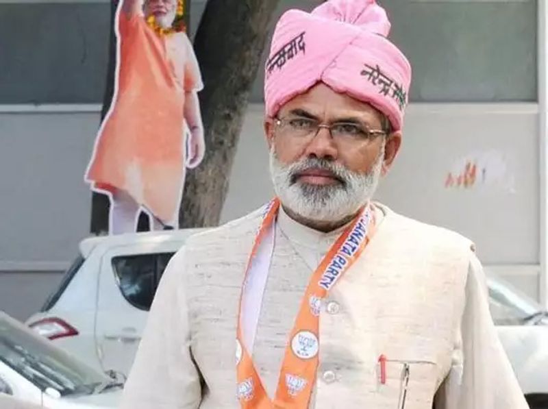 यहां समाज कल्याण मंत्री रामसेवक सिंह एनडीए के उम्मीदवार है। रामसेवक लगातार चार बार से विधायक बनते आ रहे हैं।जानकारी के मुताबिक गोपालगंज जिले के सवनाहा गांव में ससुराल में अभिनंदन को जमीन मिली है। वो यही रहते हैं।