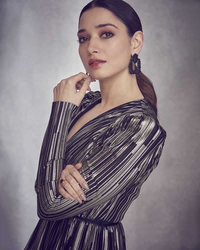 tamannah recovered from corona and reached her house arj