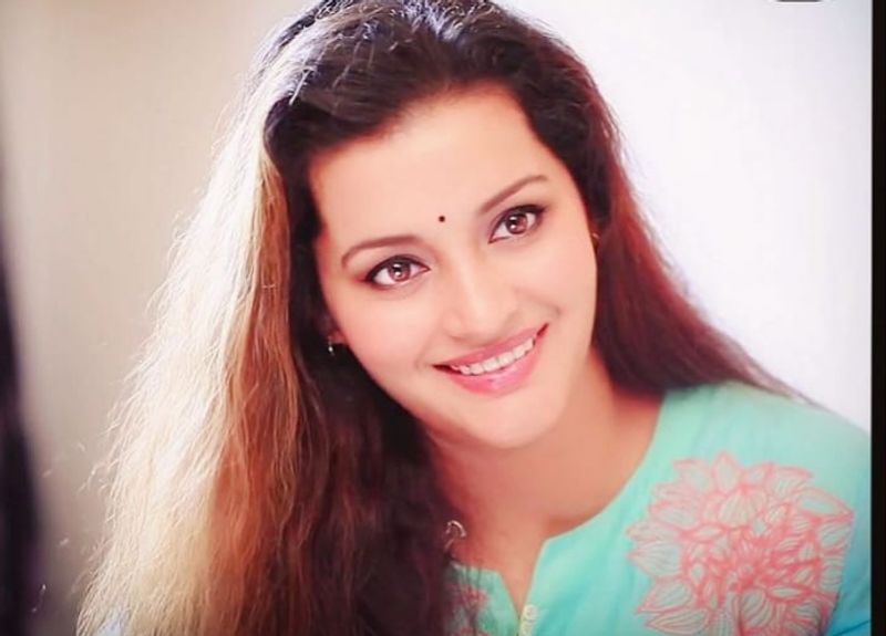 pawan kalyan ex wife renu desai doing fan india movie aadya arj