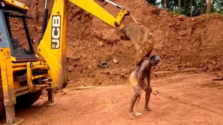 Man Uses JCB Excavator To Scratch His Back Viral Video mah Man Uses JCB Excavator To Scratch His Back Viral Video mah