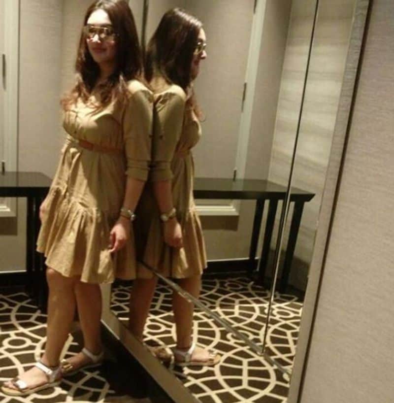 sridevi vijayakumar short dress hot photo gallery