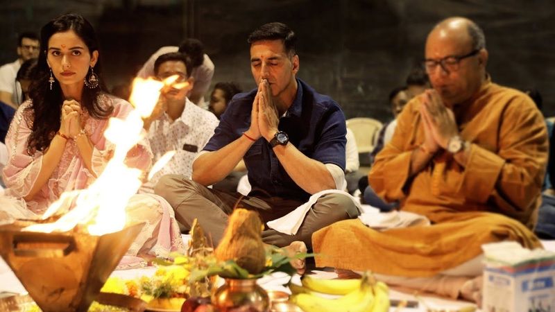 Akshay Kumar and Manushi Chhillar reunite to resume shoot for Prithviraj dpl