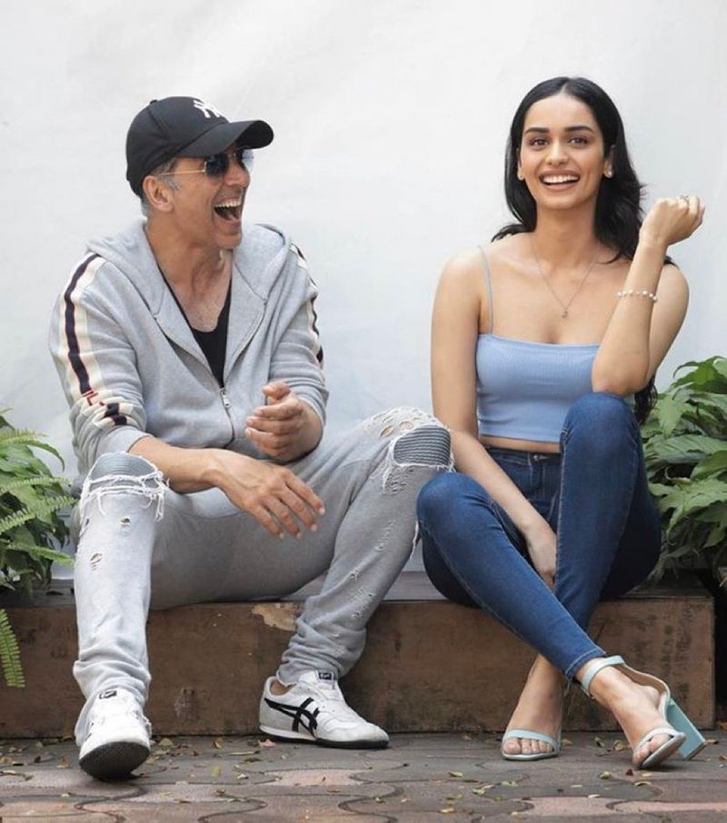 Akshay Kumar and Manushi Chhillar reunite to resume shoot for Prithviraj dpl