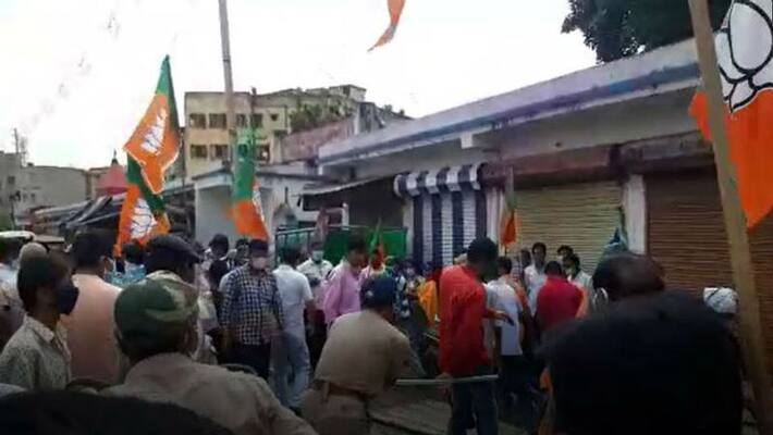Police lathi charge on BJP supporters at Hooghly ASB Police lathi charge on BJP supporters at Hooghly ASB