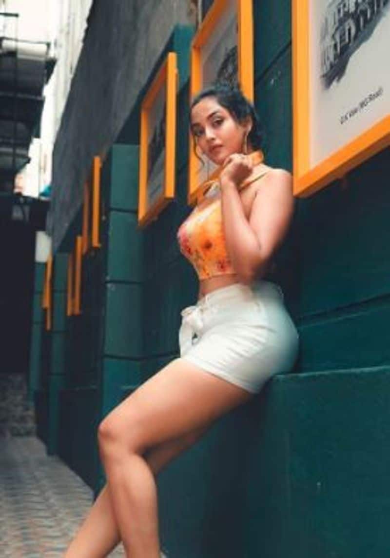Model and dancer yasha shivakumar plays female lead in yogaraj bhat s padavi poorva mah