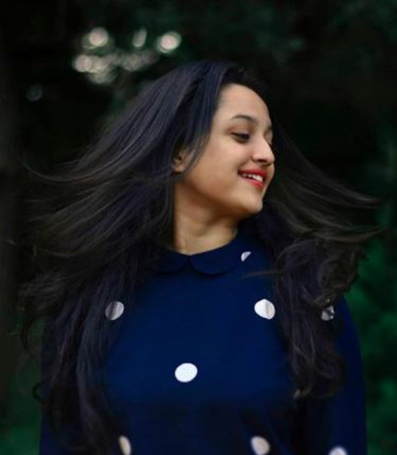 Model and dancer yasha shivakumar plays female lead in yogaraj bhat s padavi poorva mah