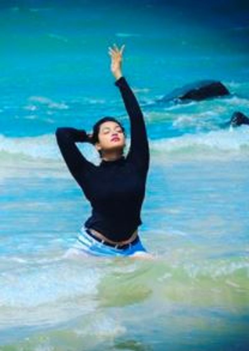 Model and dancer yasha shivakumar plays female lead in yogaraj bhat s padavi poorva mah