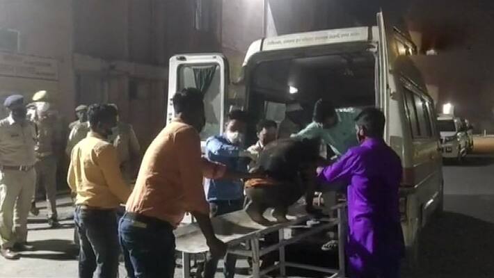 bus collide pickup van in Pilibhit, 7 killed bus collide pickup van in Pilibhit, 7 killed