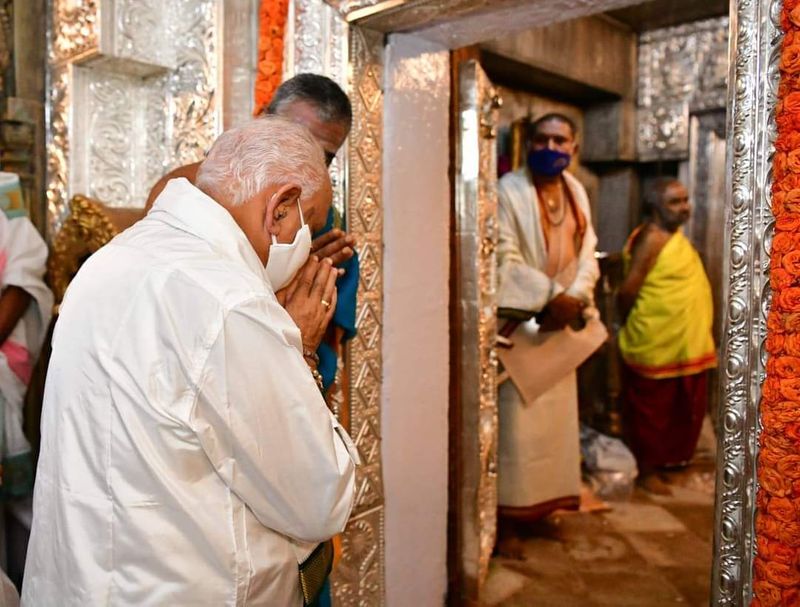 Dasara 2020 CM BS Yediyurappa Pooja For Chamundeshwari In Mysuru snr
