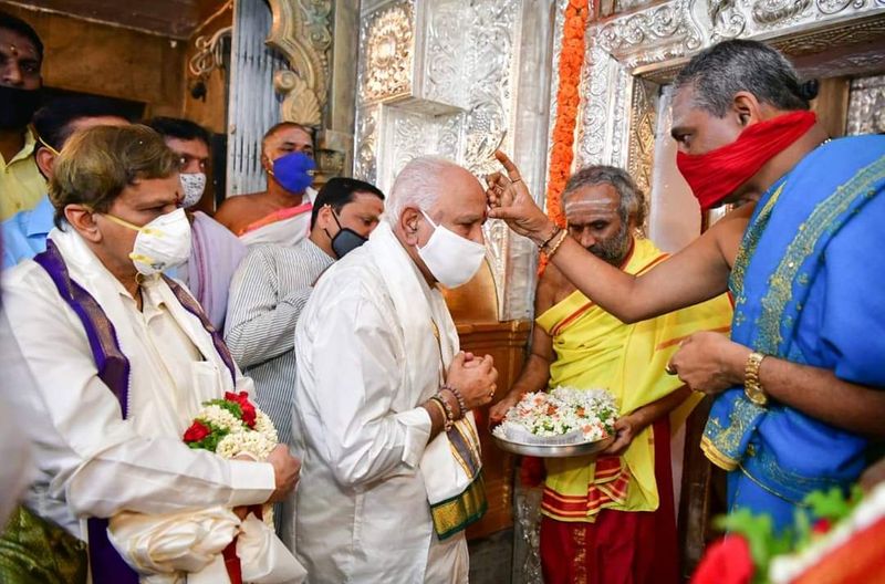 Dasara 2020 CM BS Yediyurappa Pooja For Chamundeshwari In Mysuru snr