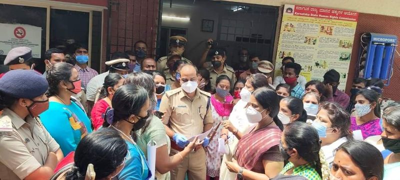 KPCC Womens Unit Held Protest aginst Case against Kusuma grg