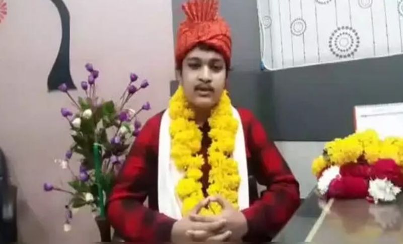 कोटा सबसे अच्छा शहर
बता दें कि कोटा शहर शोएब को लिए बेहद पसंद है। उसका कहना है कि कोटा से अच्छा शहर भारत में और कोई शहर नहीं है। यहां से बेहतर फैसिलिटी आपको कहीं नहीं मिल सकती। अच्छी-अच्छी देश को टॉप कोचिंग क्लासेस यहां पर हैं। पढ़ने का पूरा महौल इस शहर में है।