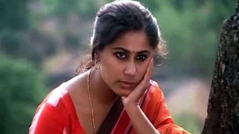 Smita felt such film should be banned,"I think it is the women audience who should get together and revolt. In Delhi, the ‘Saheli' group had led out an agitation against vulgar kind of Malyalam films, and succeeded in getting them banned."