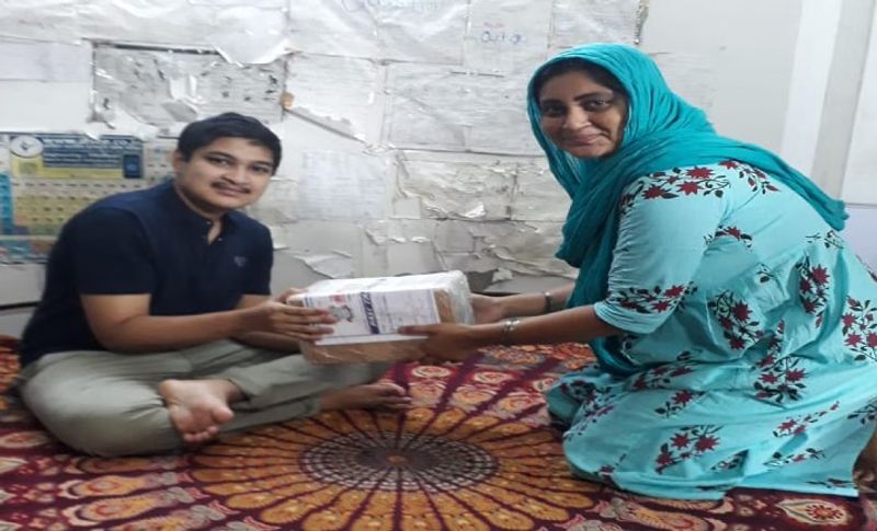 अब शोएब का एक ही सपना
शोएब का सपना है कि वह एम्स से एमबीबीएस करने के बाद कार्डियोलॉजी में स्पेशलिस्ट बनना चाहता है। वह चाहता है कि मैं ऐसी बीमारियों का इलाज खोचना चाहता हूं जो जिनका इलाज अभी तक किसी ने नहीं तलााशा। इसलिए अलग तरह की रिसर्च करना मेरा सबसे बड़ा सपना है।