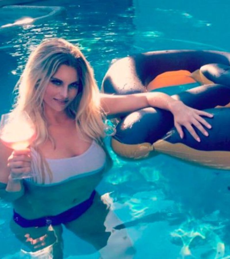 Meet worlds most beautiful and hot female football player Lauren Sesselmann spb