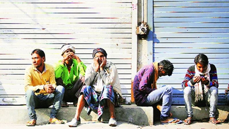 <p style="text-align: justify;"><strong>কেন বাদ কর্মসংস্থান?</strong></p>
<p style="text-align: justify;">২০১৯ সালের লোকসভা ভোটের ইশতেহারে কর্মসংস্থান নিয়ে নির্দিষ্ট বিভাগ ছিল। এইবার কিন্তু, এই ইস্যুটি নিয়ে সুনির্দিষ্ট কোনও উল্লেখ নেই ইশতেহারে। বদলে বিভিন্ন অংশে ইঙ্গিত রয়েছে কর্মসংস্থানের। পরবর্তী ৫ বছরে বার্ষিক ৫ লক্ষ কর্মসংস্থান তৈরির প্রস্তাব রয়েছে। রয়েছে, আগামী ৩ বছরে বিভিন্ন বিভাগে শূন্যপদ পূরণ করে ১.১ লক্ষ সরকারি চাকরি দেওয়ার প্রতিশ্রুতিও। তবে এইসব প্রস্তাব পূরণ কীভাবে হবে তার কোনও দিশা নেই। তাহলে কি এই অক্ষমতা ঢাকতেই তুলে দেওয়া হল কর্মসংস্থান বিভাগটি?</p>