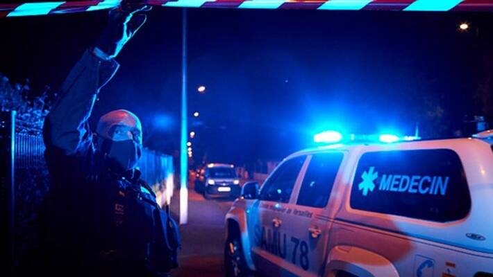 France closes Paris mosque in clampdown over teacher beheading France closes Paris mosque in clampdown over teacher beheading