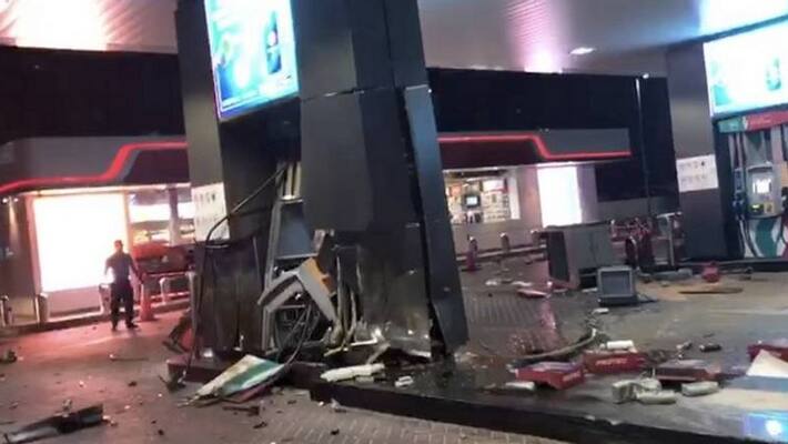 Driver arrested as car crashes into petrol pump in Sharjah Driver arrested as car crashes into petrol pump in Sharjah