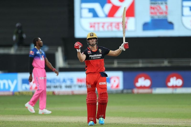 AB de Villiers completed 4000 runs in the IPL for Royal Challengers Bangalore ckm
