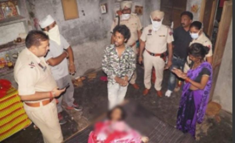 पुलिस मामले की जांच कर रही है, पूछताछ के दौरान महिला के पति टिंकू ने बताया कि उसने करीब आज से 7 साल पहले प्रियंका से लव मैरिज की थी। सह ठीक ठाक चल रहा था, लेकिन कुछ दिनों से वह बात बात पर झगड़ा करने लगी थी। हमारी दो बेटियां हैं, जिस बच्ची को पत्नी ने मारा है उसका नाम दर्पण है और वह नर्सरी में पढ़ती थी।