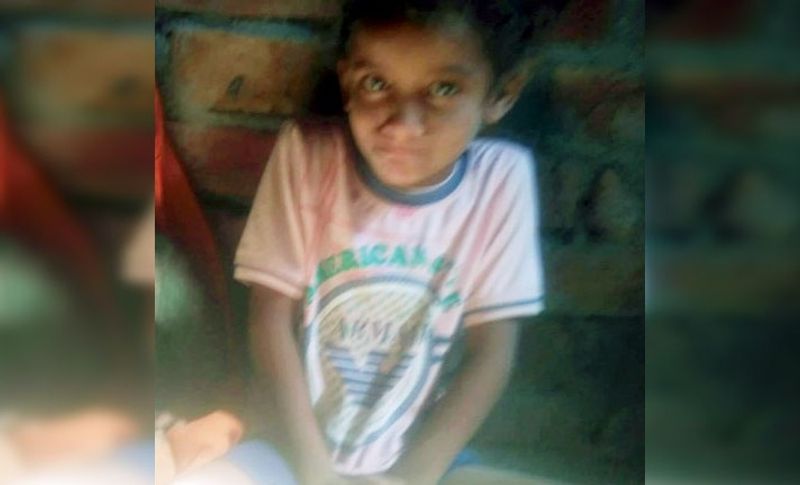 दूसरा मामला: कुछ दिन पहले अमृतसर जिले से भी ऐसा ही एक दिल दहला देने वाला मामला सामने आया था। जहां हरप्रीत कौर नाम की एक महिला ने अपनी ही 7 साल की बच्ची को जिंदा जला दिया था। फिर हत्या के बाद अधजले शव को प्लास्टिक बैग में डालकर तालाब के पास फेंक दिया। पति की शिकायत पर पुलिस ने महिला को गिरफ्तार कर लिया गया।
