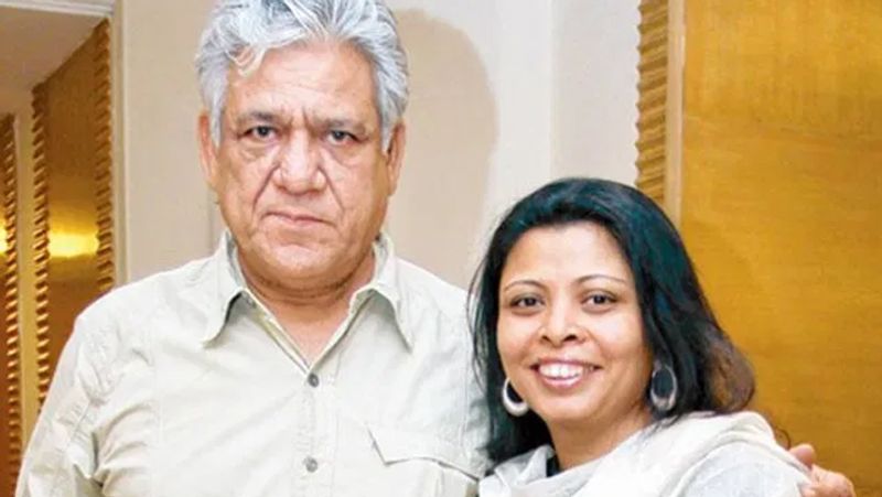 फिर उन्होंने इंग्लिश सीखने की इच्छा जाहिर की तो इसमें उनके मेंटर ने उनकी मदद की। इसके अलवा साथी नसीरुद्दीन शाह ने भी उनका बहुत साथ दिया। नतीजतन ओम पुरी ने इंग्लिश पर इतनी अच्छी पकड़ बना ली कि उन्होंने 20 के करीब इंग्लिश फिल्मों में काम किया।
